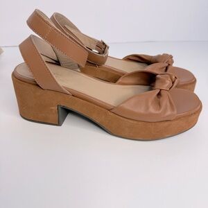 Seychelles Slow Motion Block Heels Sandals Ankle Strap Tan Suede Leather Size 8